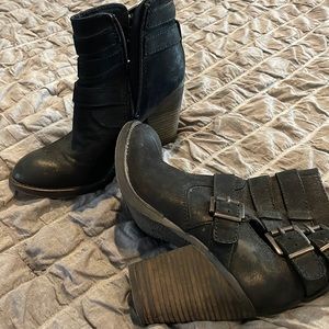 Steve Madden leather Booties size 6.5